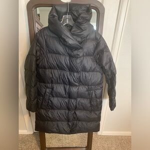 Black Eddie Bauer puff parka size M